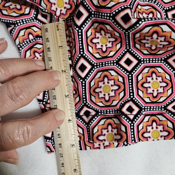 Crown & Ivy Shorts Size 14 Stretchy Button/Zip Fly Pockets Geometric Dressy - Picture 7 of 11